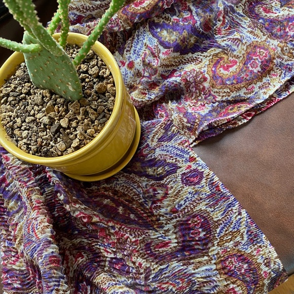 Long Flat Scarf - Picture 3 of 3